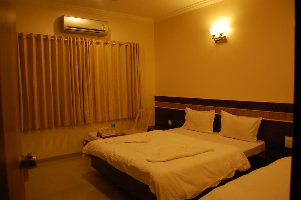 Hotel Sai Pancham Shirdi Ngoại thất bức ảnh